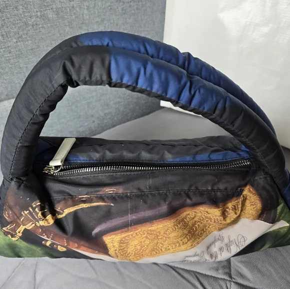 Greyhound TRIANGLE PUFFER SHOULDER BAG - Picture 6 of 8